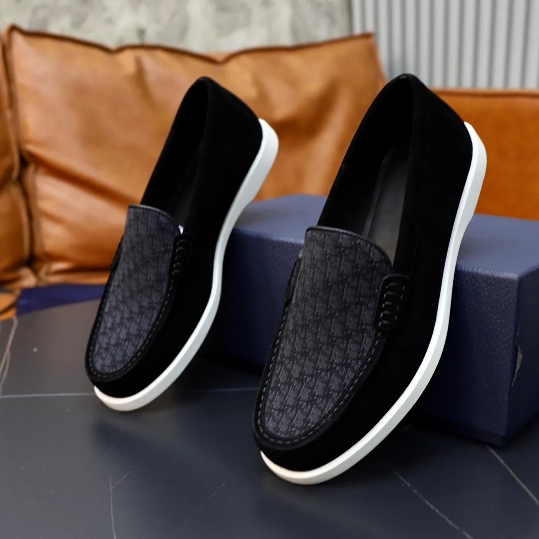 Ex-factory price: 540🙅‍♂️🙅‍♂️🙅‍♂️ Brand: Dior DIOR Standard code: Men's code 38/44 (45 can be customized) Grade: Same as the official website Material: Original cowhide stitching, cowhide lining, original TPU wear-resistant soft outsole Style categories: Leisure and sports version, footwear for driving, young fashion, European and American trends, British style Color: actual picture color